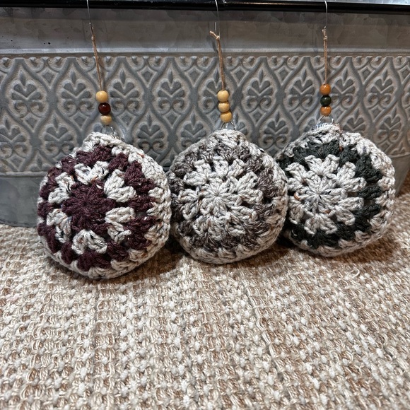 Hand knit/crochet country style Christmas ornaments, set of 3 - Picture 2 of 11